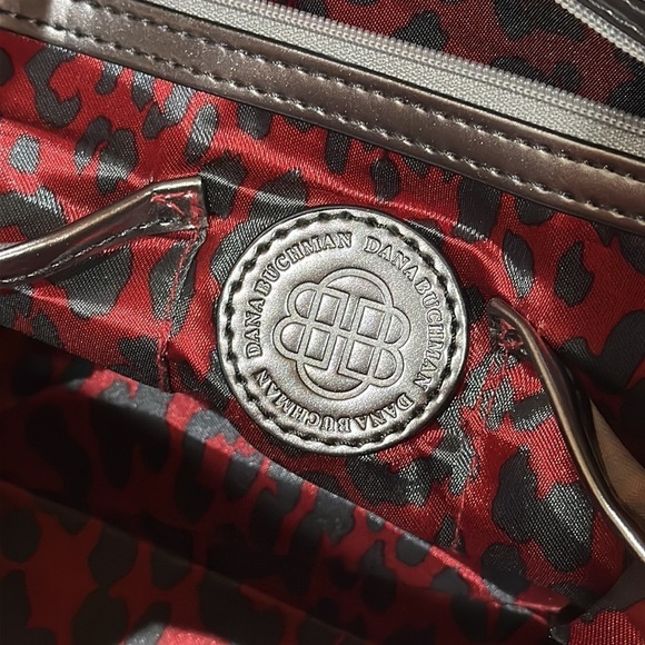 Dana Buchman gray silver satchel bag w/tan patent leather trim & handles - Picture 13 of 16